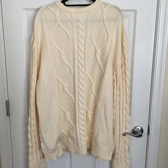 NWT Disney Minnie Mouse Cream Cable Knit Sweater Unisex Size XXL - Flawed - Picture 8 of 9